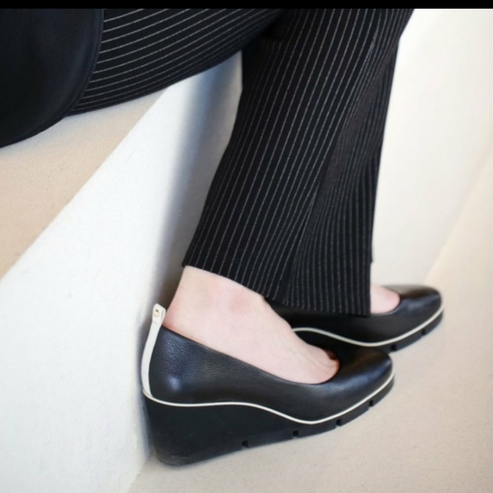 Betabrand Onyx Leather All Weather Wedge Shoe